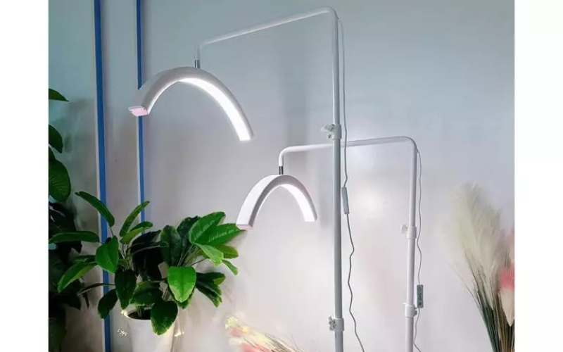 Đèn Led Bán Nguyệt Spa (1)